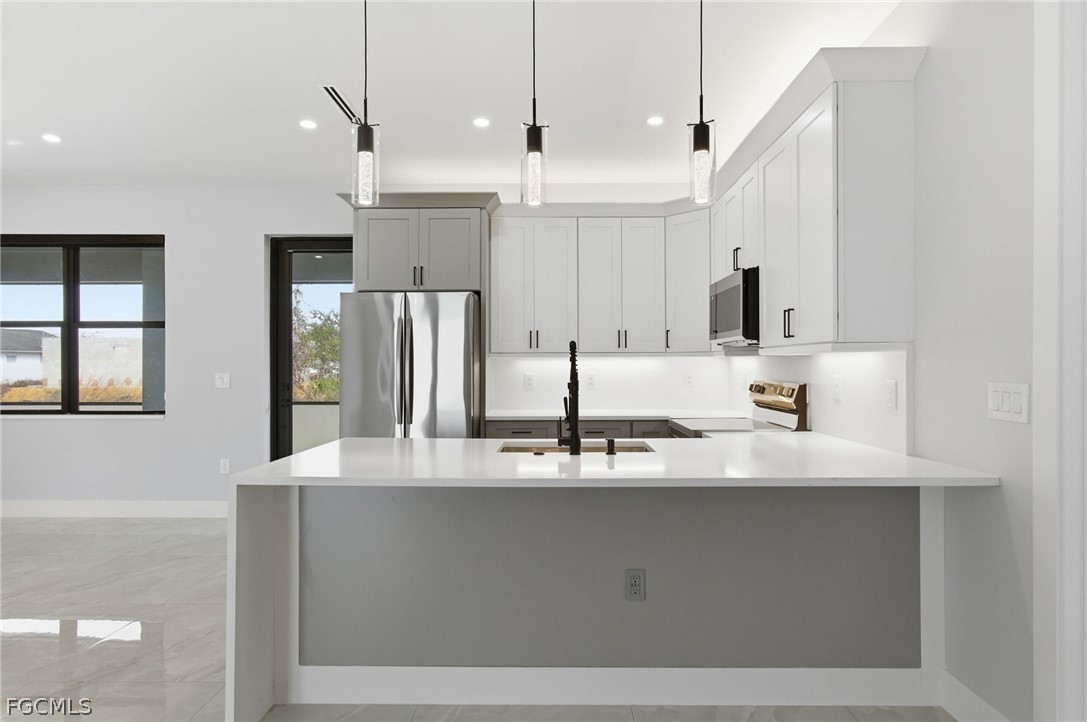 3 Bed SingleFamilyResidence for Sale in Lehigh Acres, photo 8