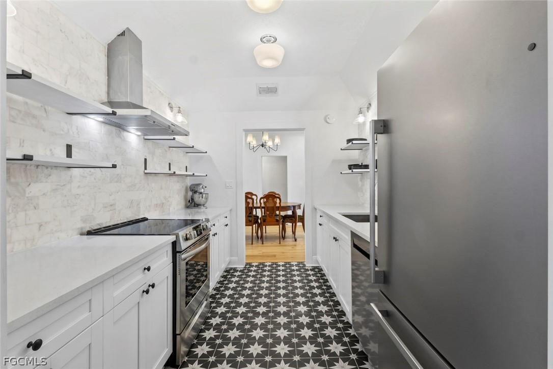 3 Bed SingleFamilyResidence for Sale in Metes And Bounds, FL — photo 8