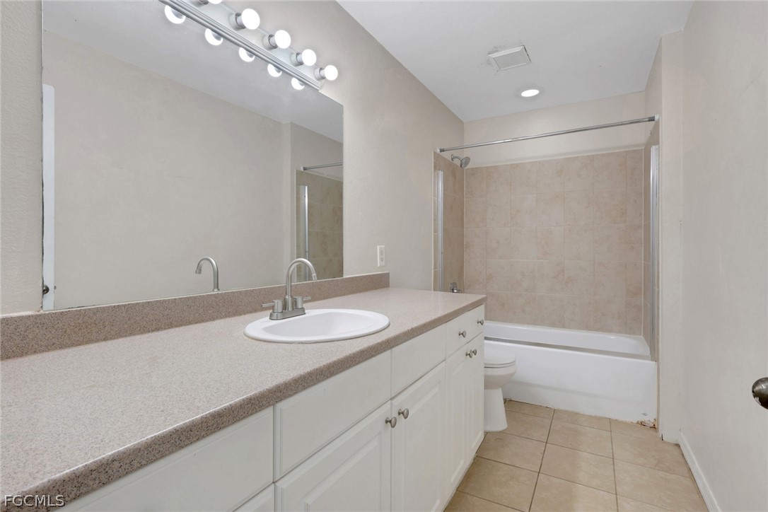 3 Bed SingleFamilyResidence for Sale in Lehigh Acres, FL — photo 8
