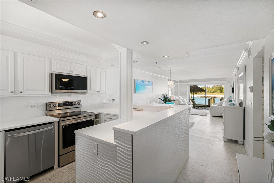 2 Bed Waterfront Home for Sale in Marco Island, photo 8