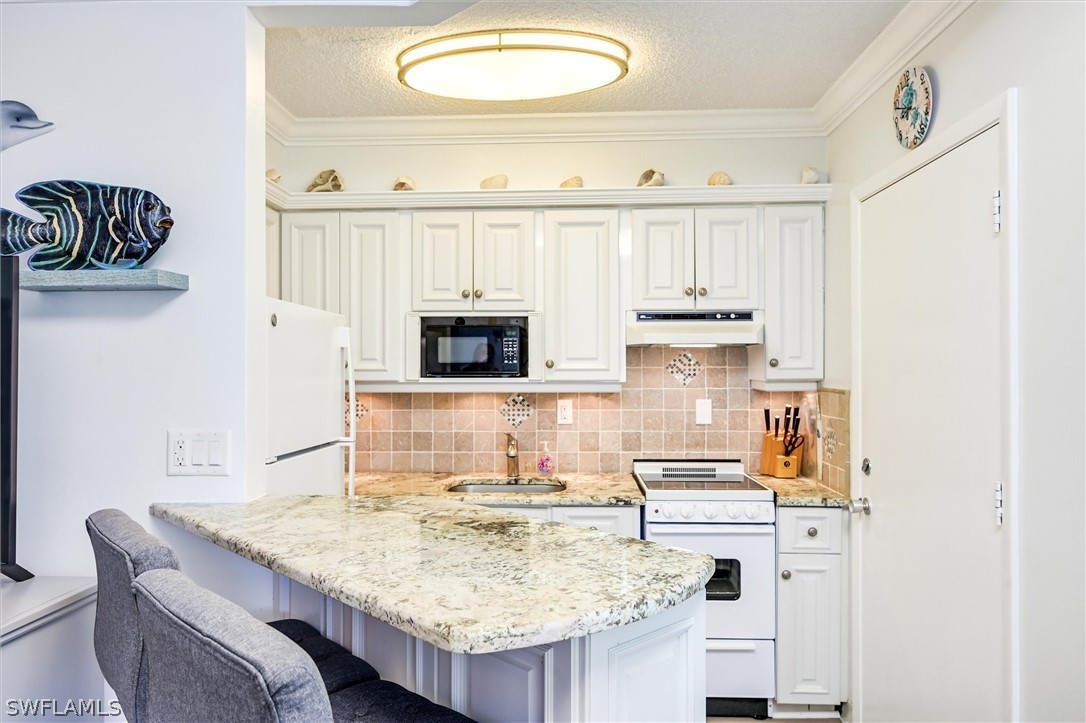 1 Bed Condominium for Sale in Marco Island, FL, $239,900 — photo 8