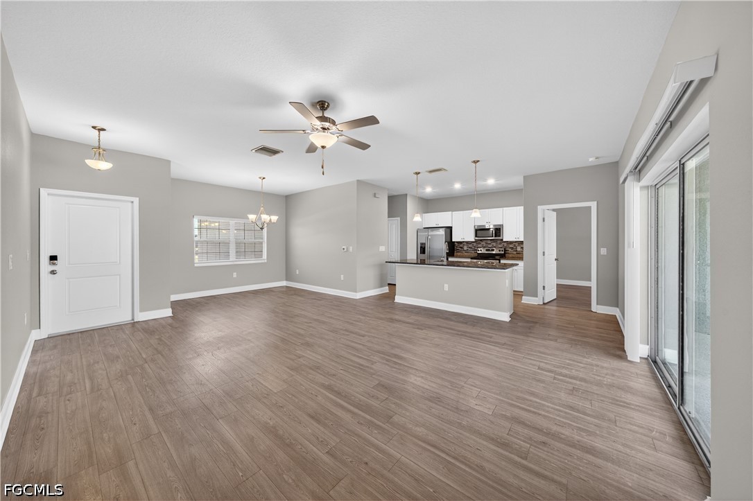 3 Bed SingleFamilyResidence for Sale in Cape Coral, photo 8