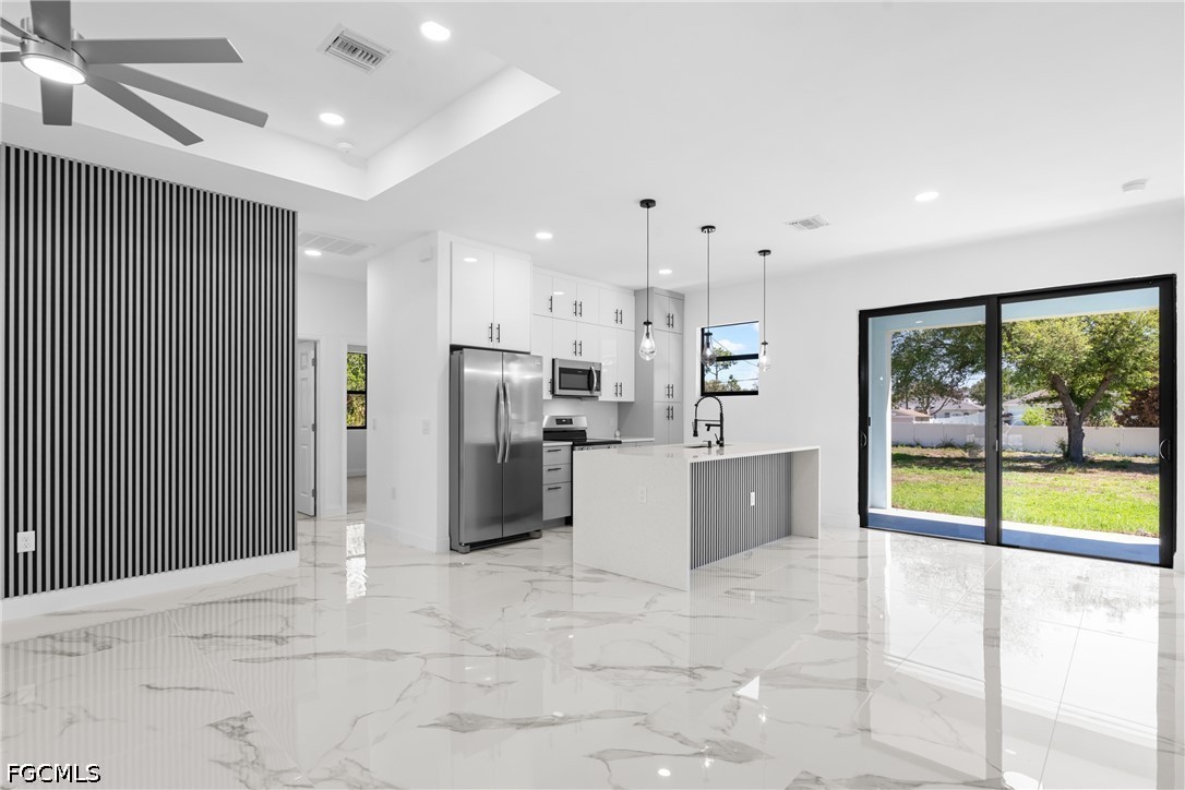 3 Bed SingleFamilyResidence for Sale in Lehigh Acres, photo 8