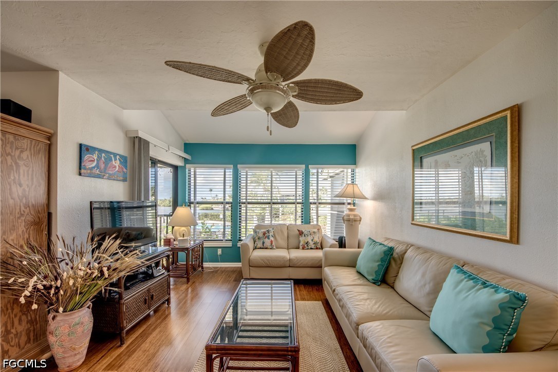 2 Bed Pool Home for Sale in Bokeelia, photo 8