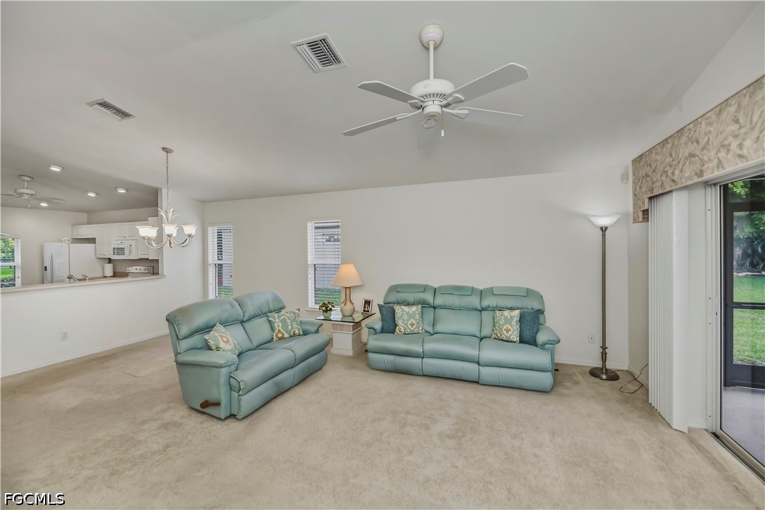 3 Bed SingleFamilyResidence for Sale in Fort Myers, photo 8