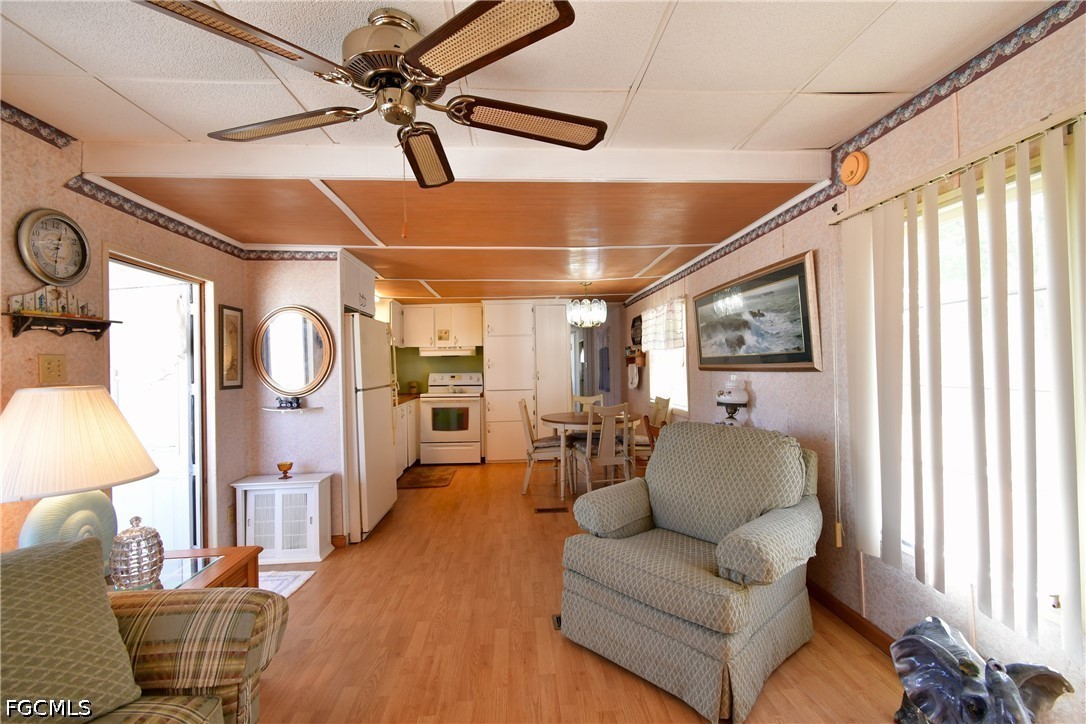 1 Bed ManufacturedHome for Sale in Carriage Village, photo 8