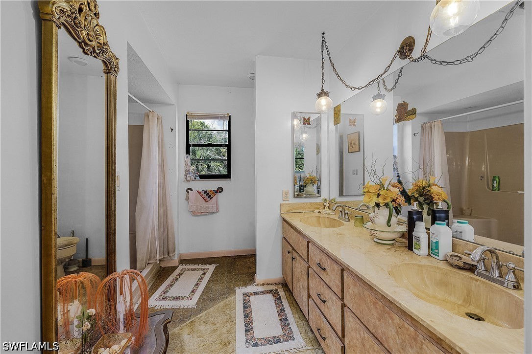 4 Bed SingleFamilyResidence for Sale in North Fort Myers, FL — photo 8