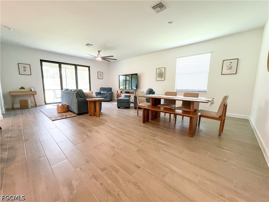 4 Bed SingleFamilyResidence for Sale in Timber Creek, photo 8