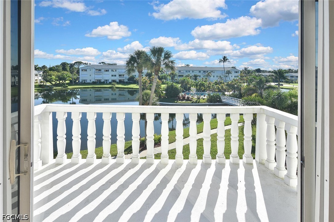 2 Bed Waterfront Home for Sale in Fort Myers, photo 8