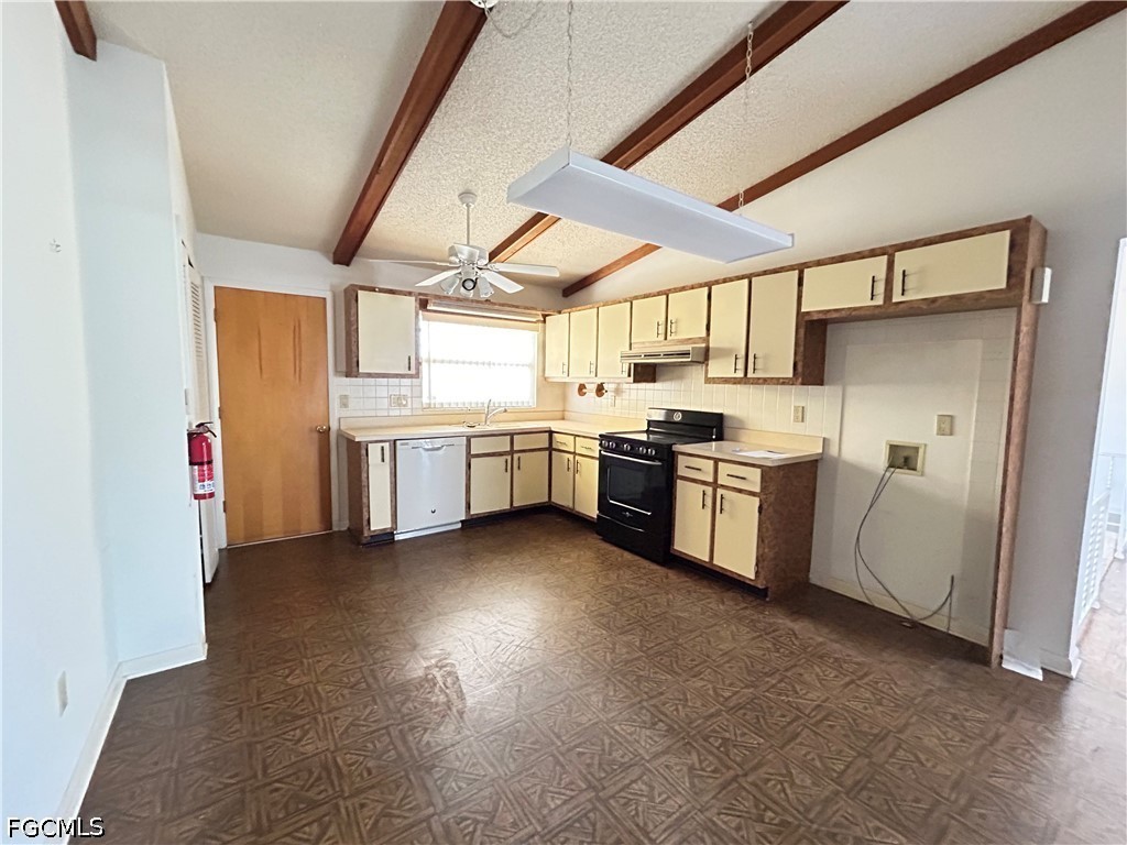 3 Bed SingleFamilyResidence for Sale in Cape Coral, FL — photo 8
