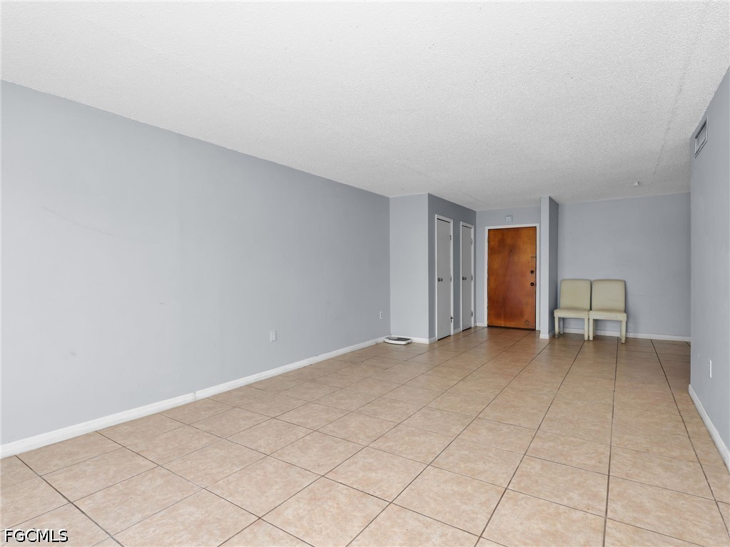 2 Bed Condominium for Sale in Windsor West, photo 8