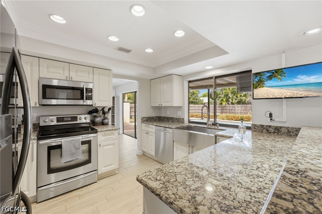 3 Bed Pool Home for Sale in Fort Myers, photo 8