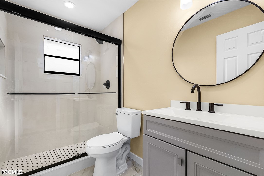 3 Bed SingleFamilyResidence for Sale in Cape Coral, photo 8
