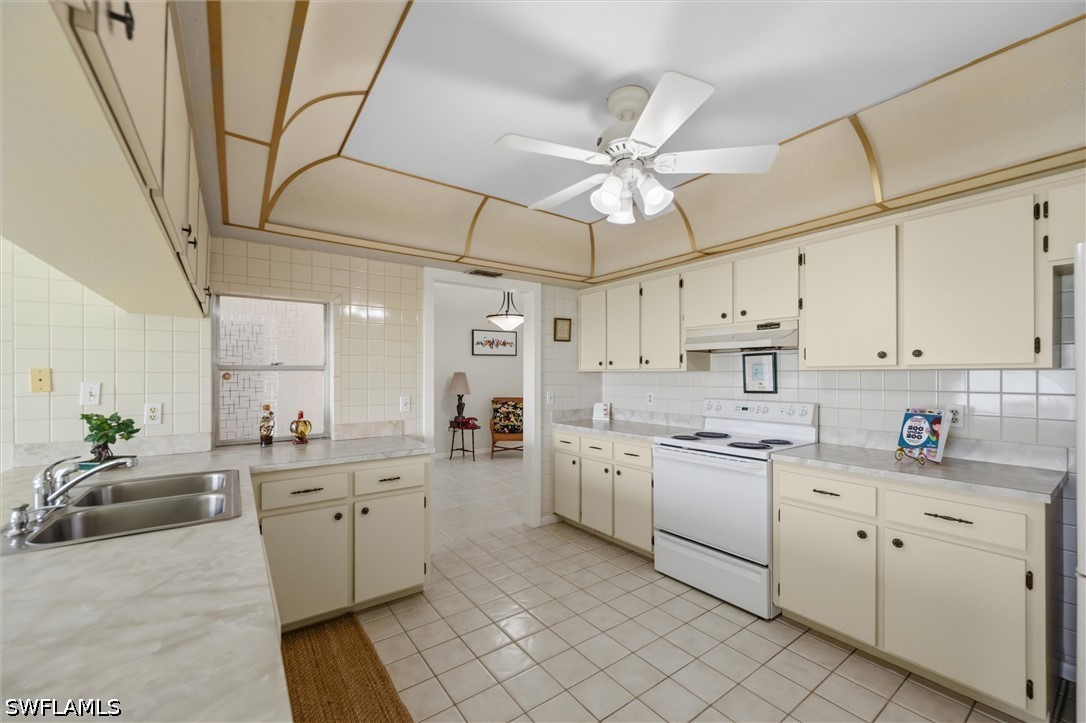 3 Bed SingleFamilyResidence for Sale in Naples, photo 8