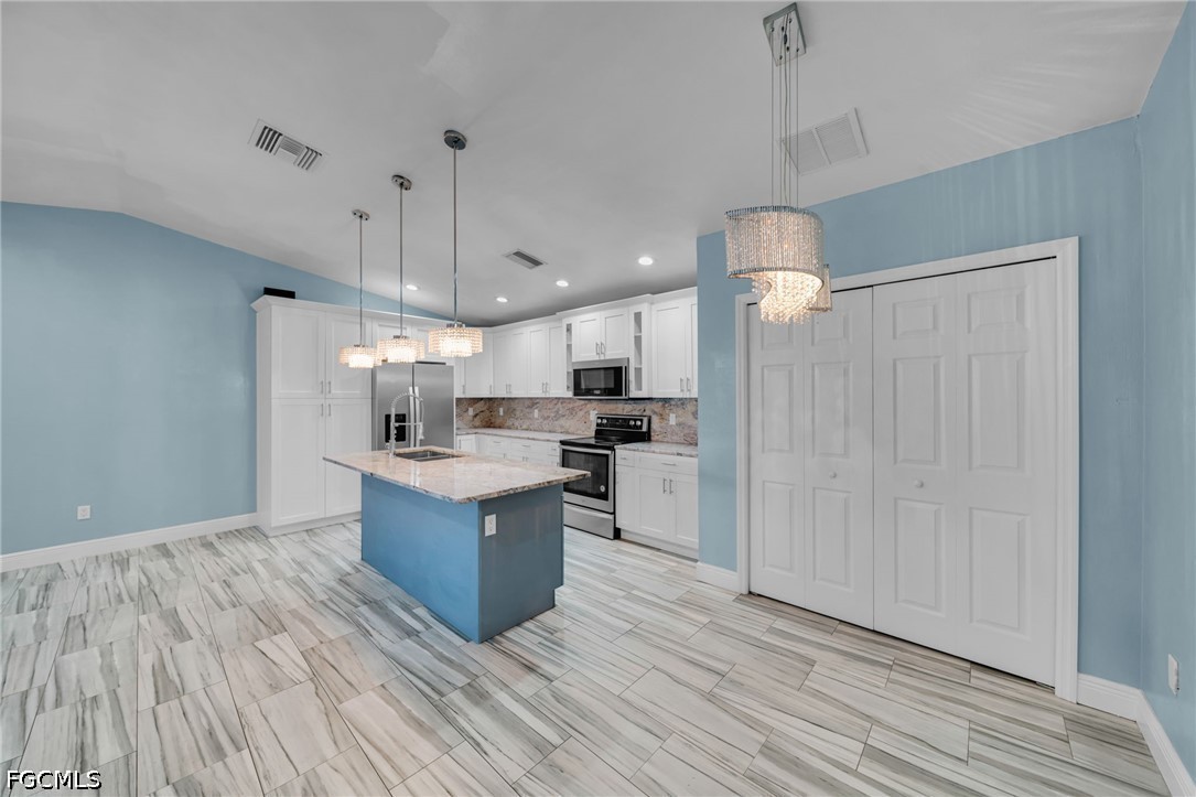 5 Bed SingleFamilyResidence for Sale in Lehigh Acres, FL — photo 8