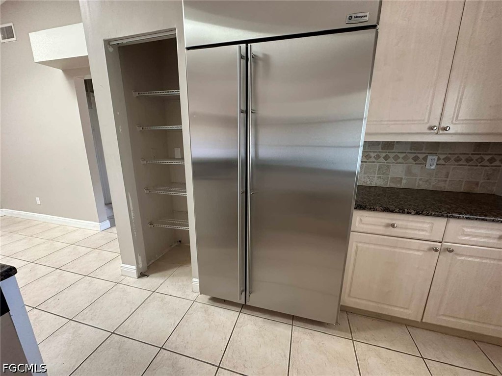 3 Bed SingleFamilyResidence for Sale in Cape Coral, photo 8