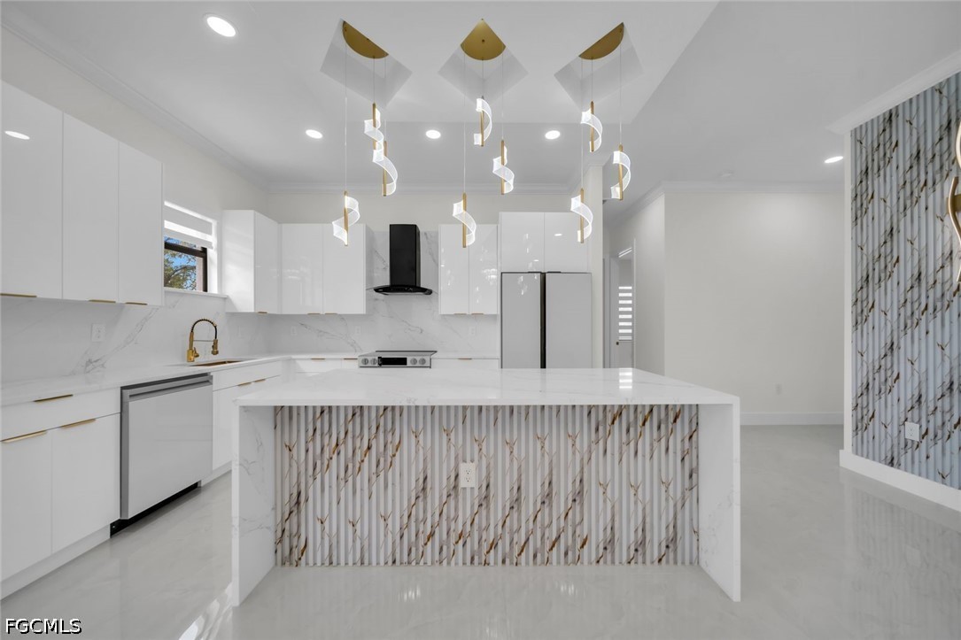 4 Bed SingleFamilyResidence for Sale in Lehigh Acres, photo 8