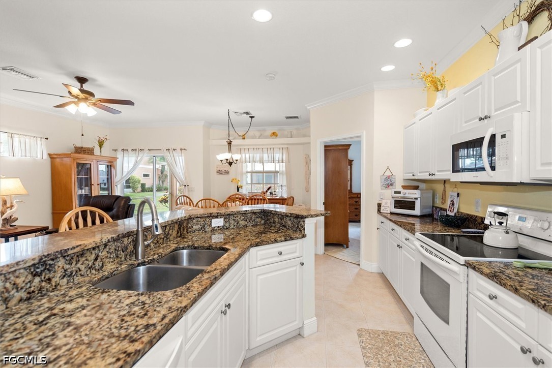 3 Bed Condominium for Sale in Kings Green, photo 8