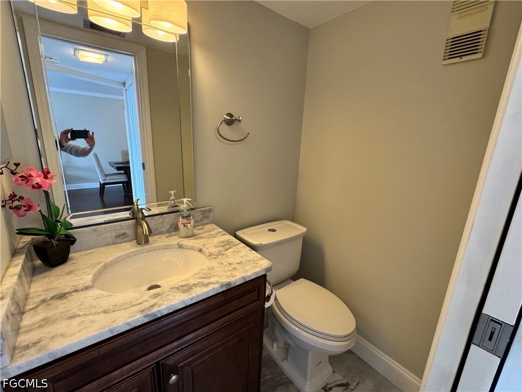 1 Bed Waterfront Home for Sale in Schooner Bay, photo 8