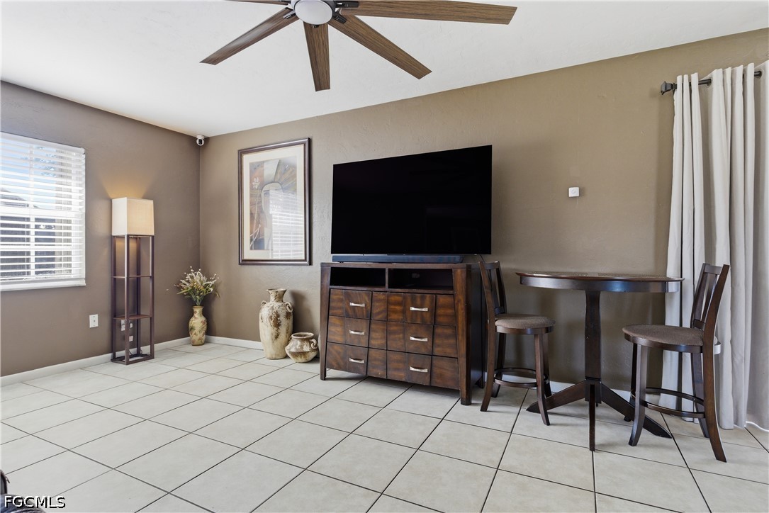 3 Bed SingleFamilyResidence for Sale in Naples, photo 8