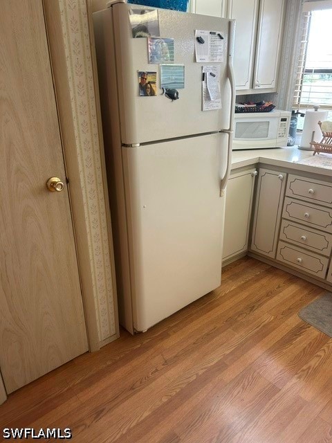 2 Bed ManufacturedHome for Sale in Naples, photo 8