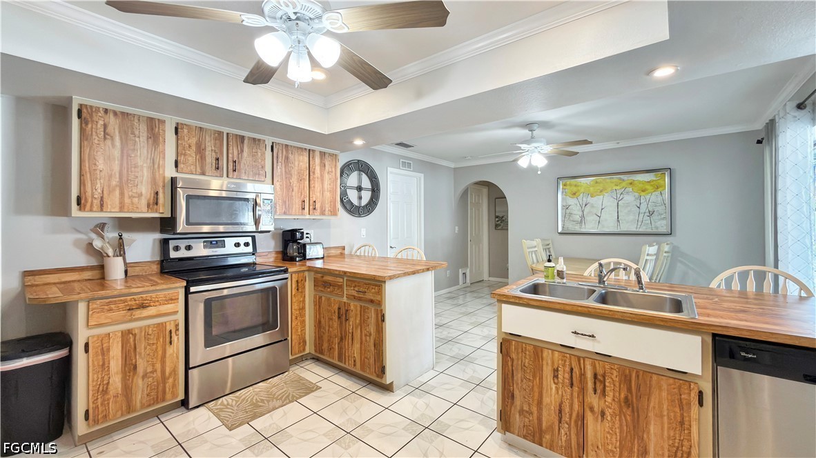 3 Bed Pool Home for Sale in Cape Coral, photo 8