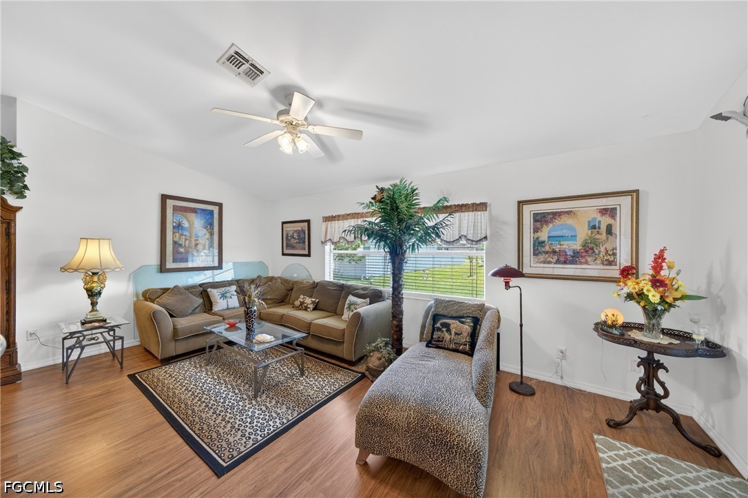 3 Bed SingleFamilyResidence for Sale in Cape Coral, photo 8