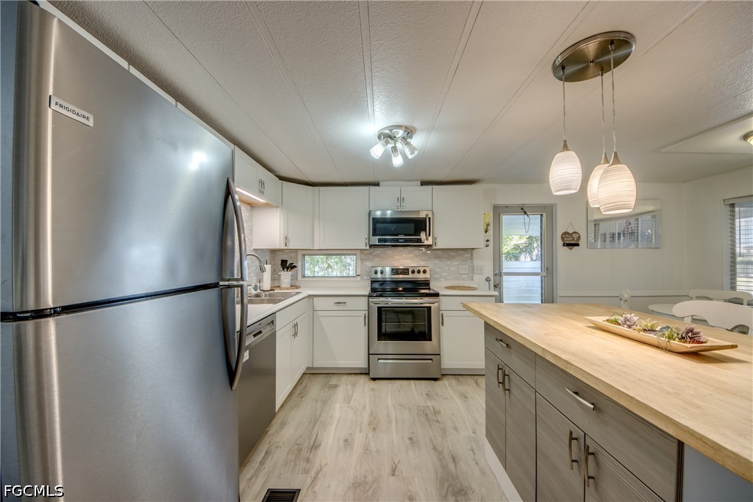 2 Bed ManufacturedHome for Sale in Old Bridge Village, FL — photo 8