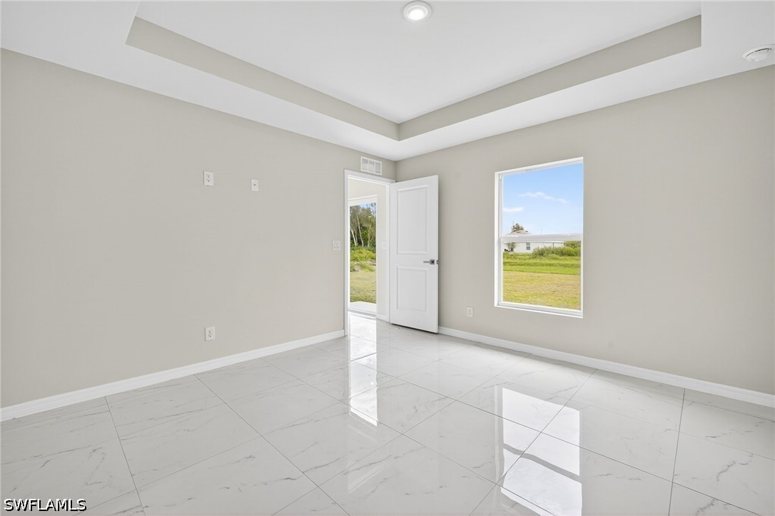 3 Bed SingleFamilyResidence for Sale in Lehigh Acres, photo 8