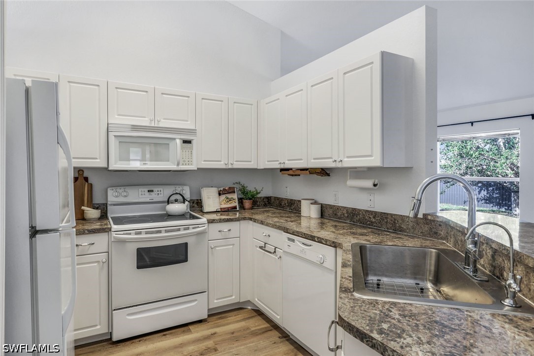 3 Bed SingleFamilyResidence for Sale in Cape Coral, photo 8