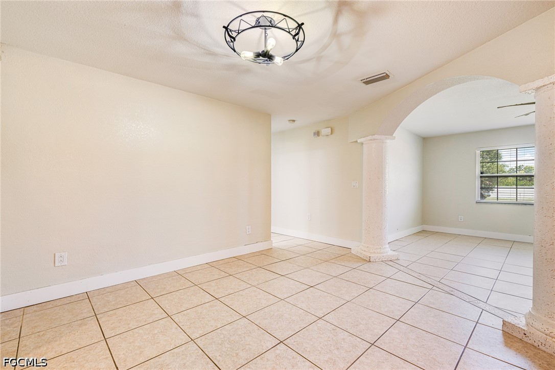 3 Bed SingleFamilyResidence for Sale in Fort Myers, photo 8