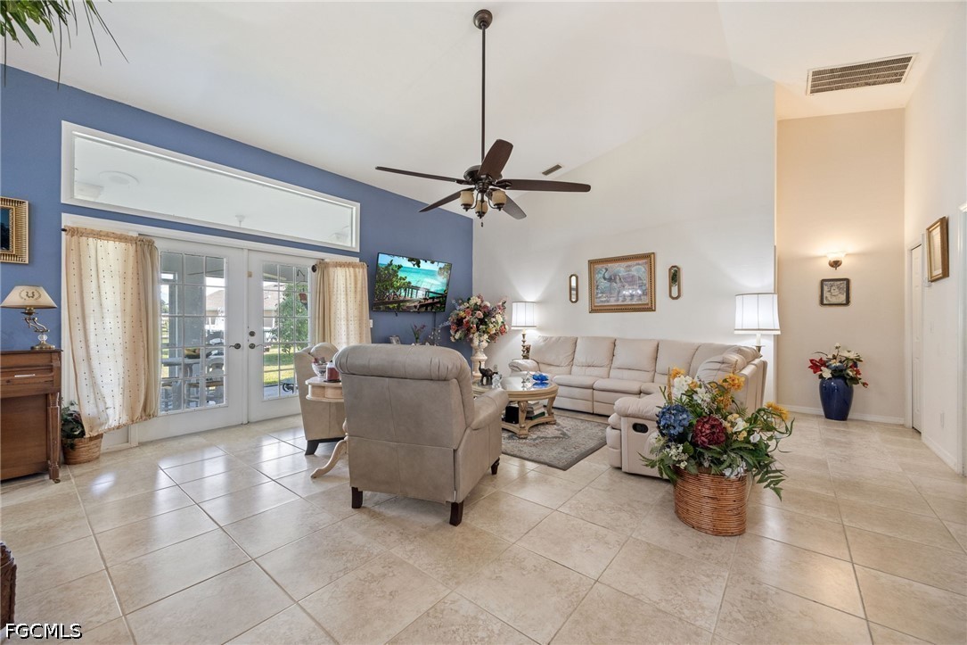 3 Bed SingleFamilyResidence for Sale in Cape Coral, photo 8