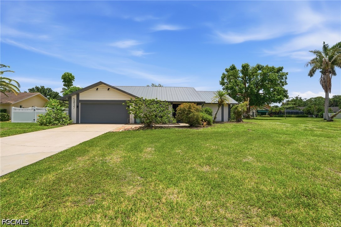 3 Bed Pool Home for Sale in Fort Myers, photo 8