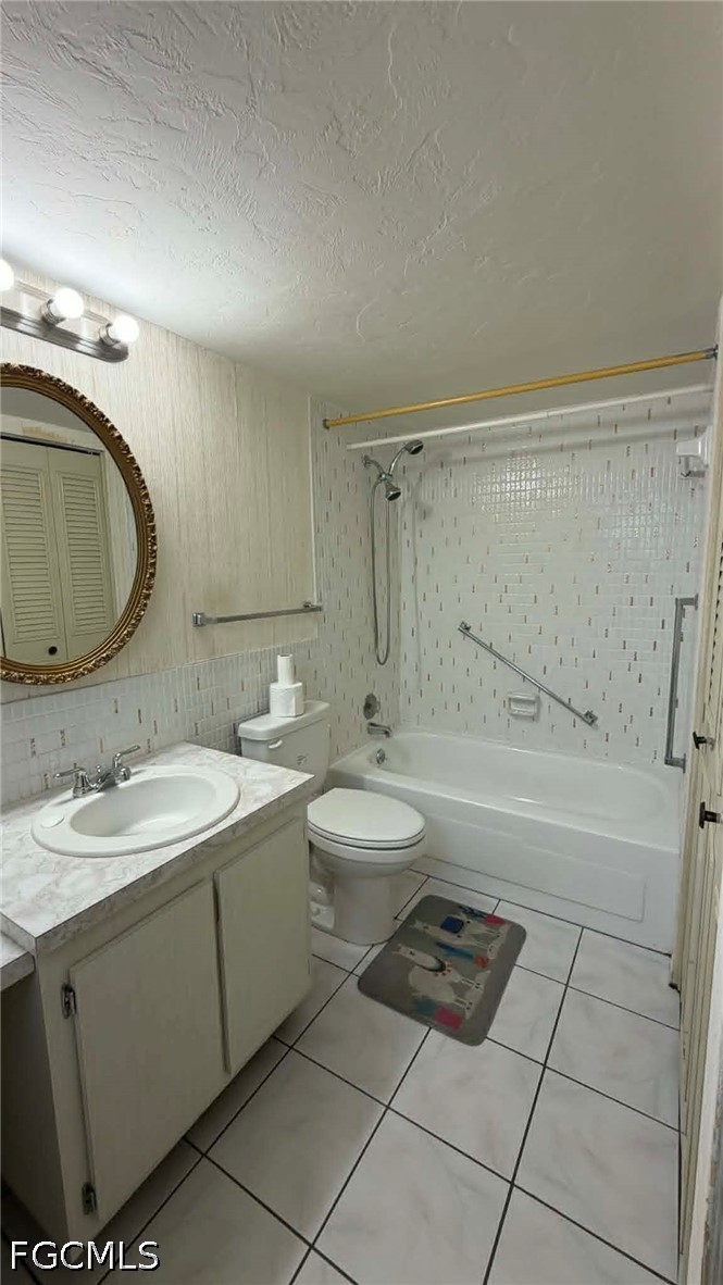 2 Bed Condominium for Sale in Fort Myers, FL — photo 8