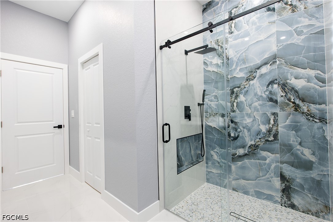 3 Bed SingleFamilyResidence for Sale in Lehigh Acres, photo 8