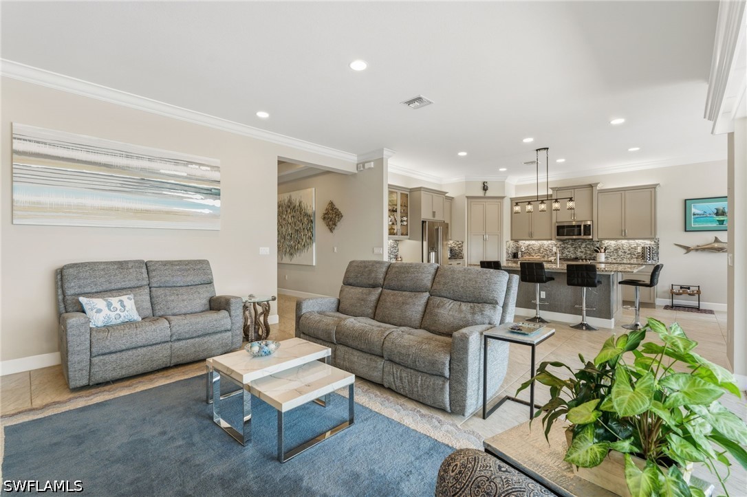 3 Bed Pool Home for Sale in Valencia Bonita, photo 8