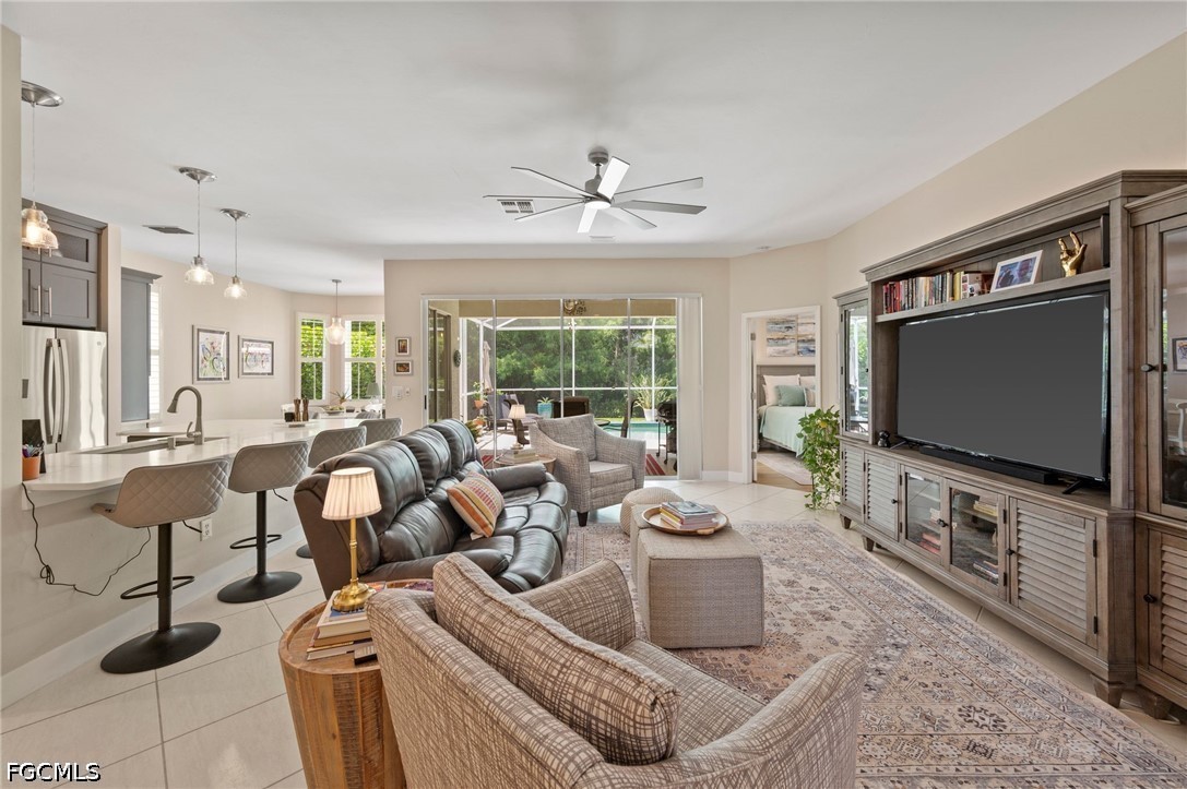 3 Bed Pool Home for Sale in Fort Myers, photo 8
