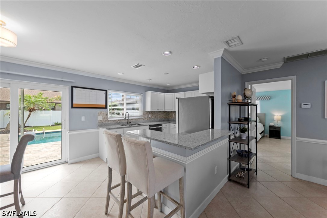 3 Bed Pool Home for Sale in Cape Coral, photo 8