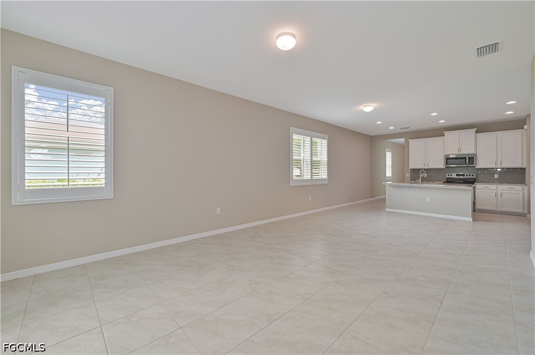 3 Bed SingleFamilyResidence for Sale in Alva, photo 8