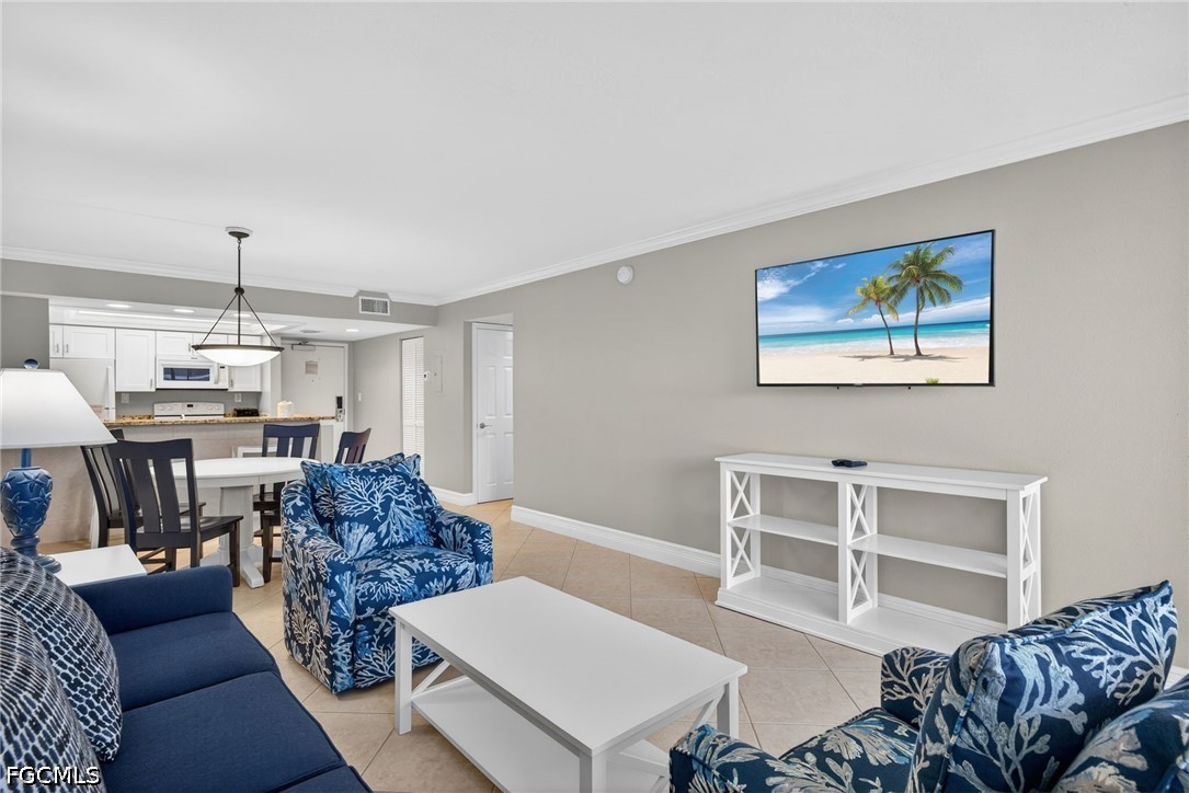 1 Bed Waterfront Home for Sale in Sanibel, photo 8