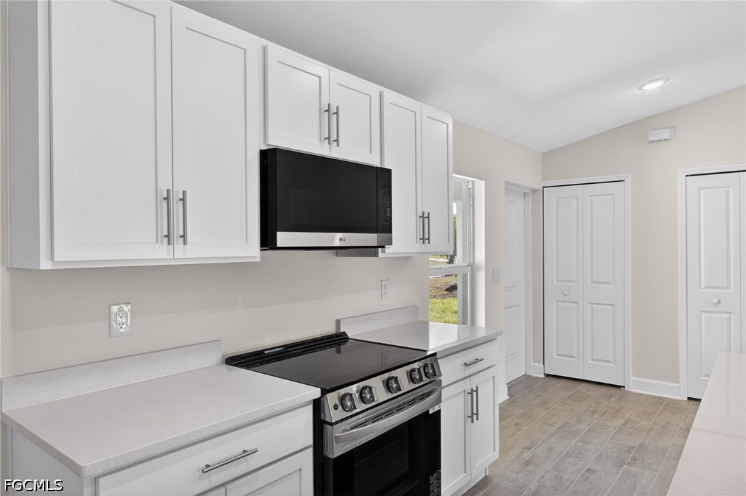 3 Bed SingleFamilyResidence for Sale in Cape Coral, photo 8