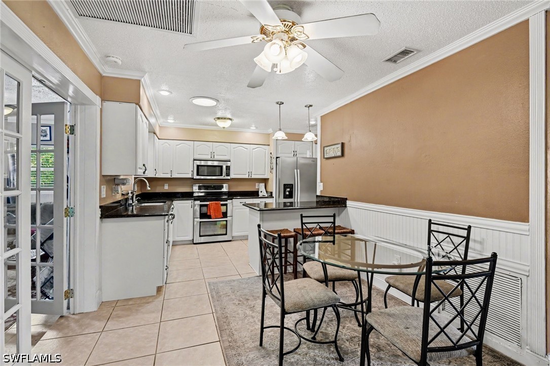3 Bed SingleFamilyResidence for Sale in Fort Myers, photo 8