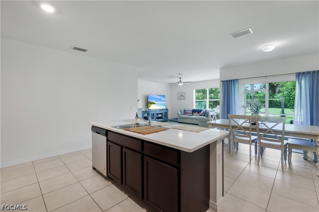 4 Bed SingleFamilyResidence for Sale in Entrada, FL — photo 8