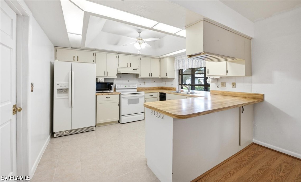2 Bed SingleFamilyResidence for Sale in Naples, photo 8