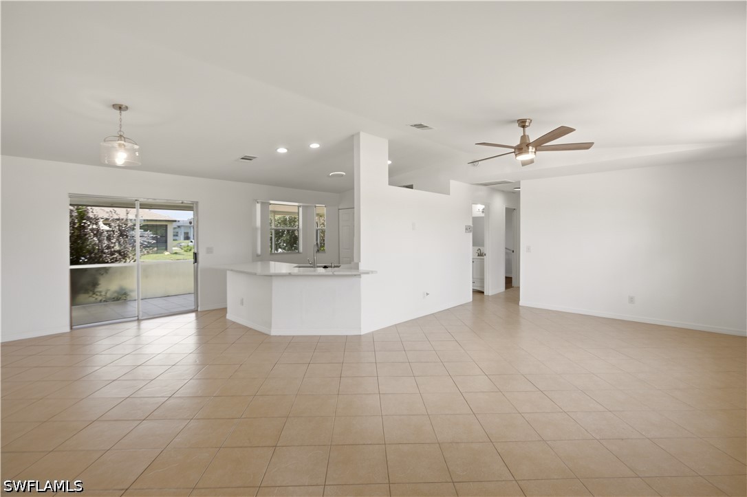 3 Bed SingleFamilyResidence for Sale in Lehigh Acres, photo 8