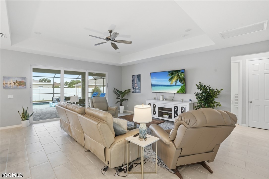 3 Bed Pool Home for Sale in Cape Coral, photo 8