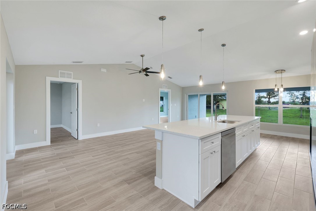4 Bed SingleFamilyResidence for Sale in Cape Coral, photo 8