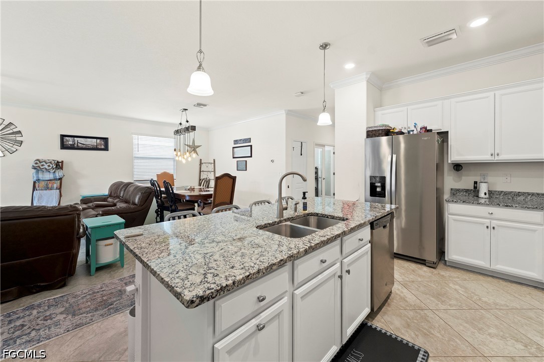 3 Bed SingleFamilyResidence for Sale in Trails Edge, FL — photo 8