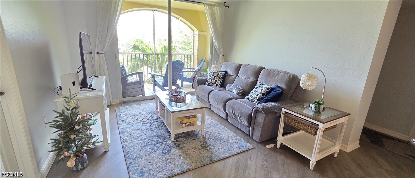 3 Bed Waterfront Home for Sale in Fort Myers, photo 8