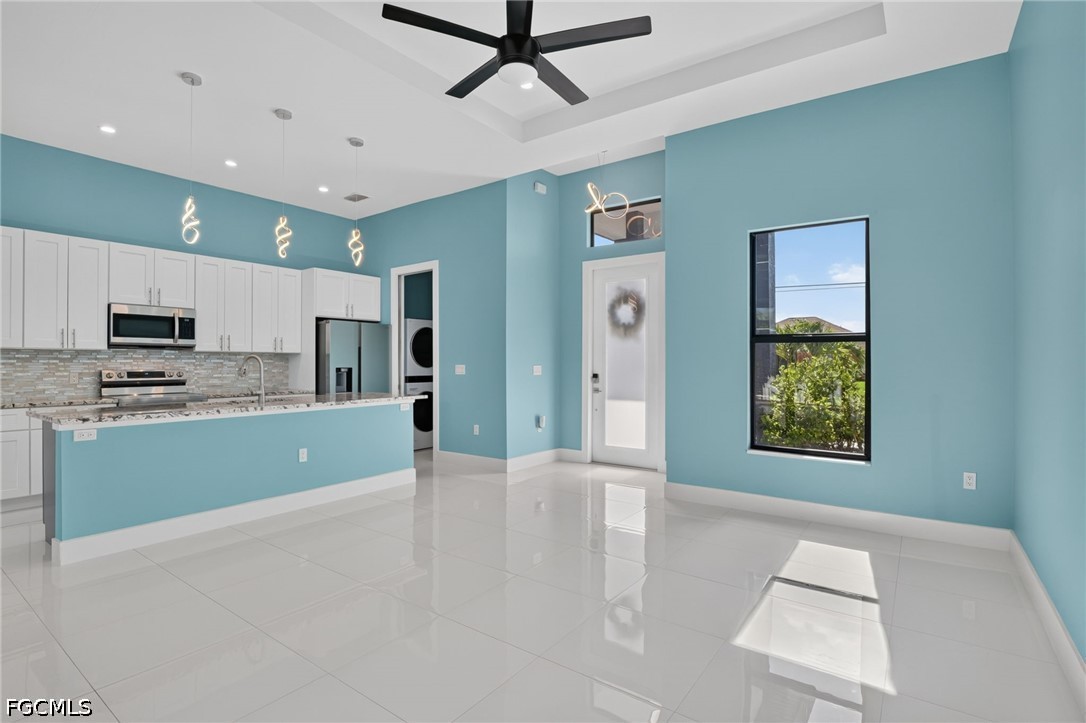 3 Bed Pool Home for Sale in Cape Coral, photo 8